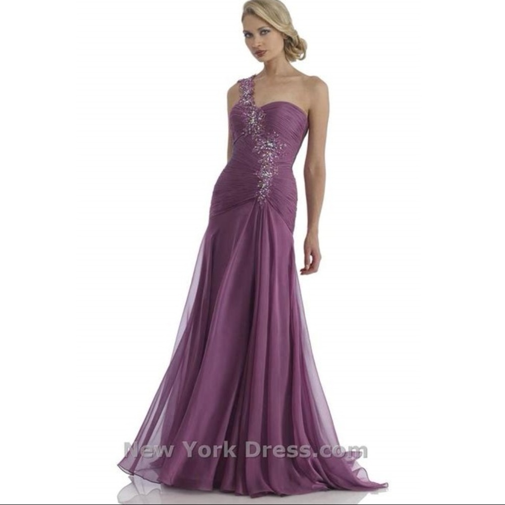 Sweetheart evening gown by Morrell Maxie